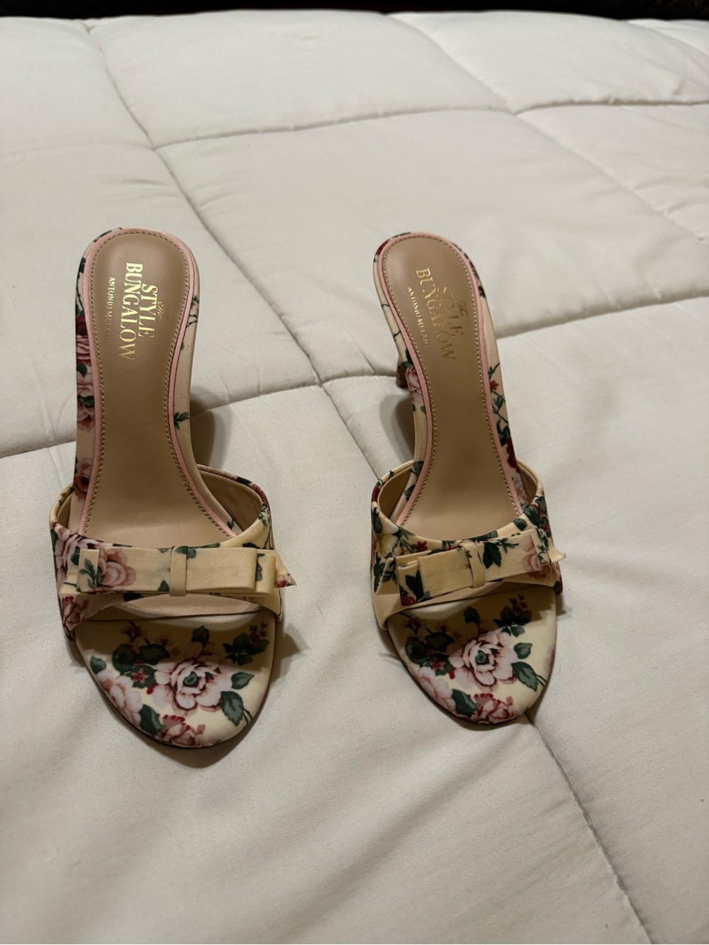 ANTONIO MELANI Floral Bow Slide Mules in Cream and Pink